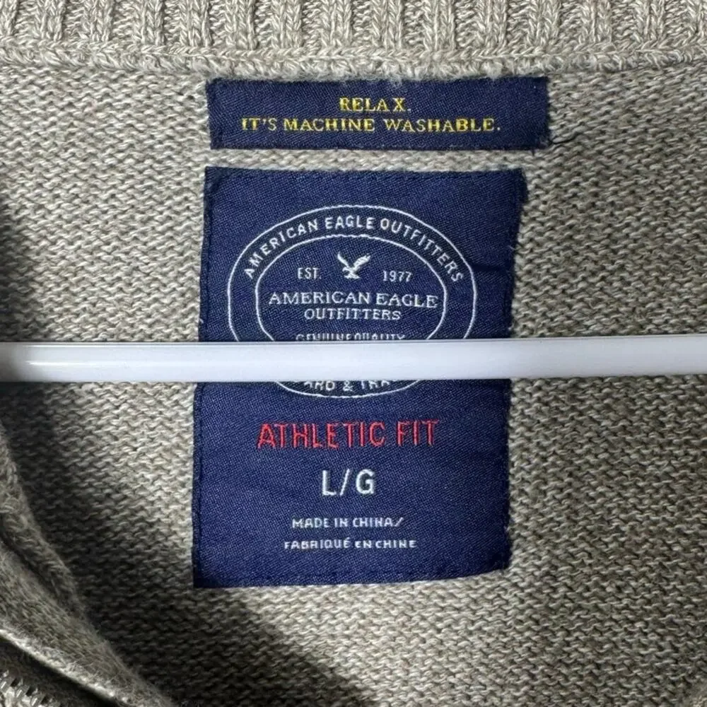 American Eagle Outfitters excellent 100%